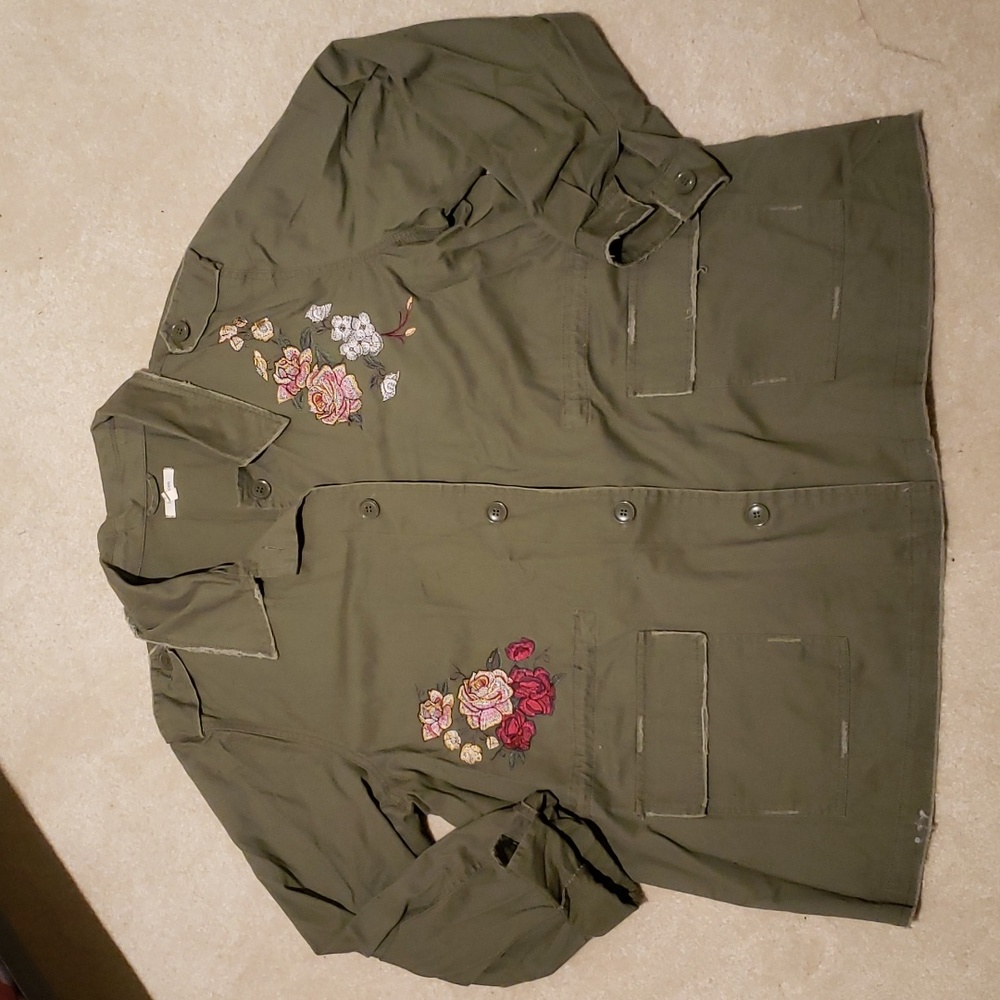Green jacket with floral embroidery